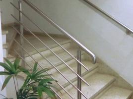 Linha Timeless. Corrimãos (guarda corpo) produzidos em aço inoxidável 304L e 316L, polido ou escovado.