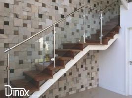Linha Lux. Corrimãos com vidro. Produzidos em aço inoxidável 304L e 316L polido ou escovado e vidro temperado e/ou laminado.